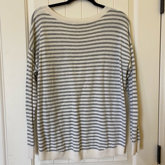 Grey and white striped Gap sweater - Picture 2 of 5